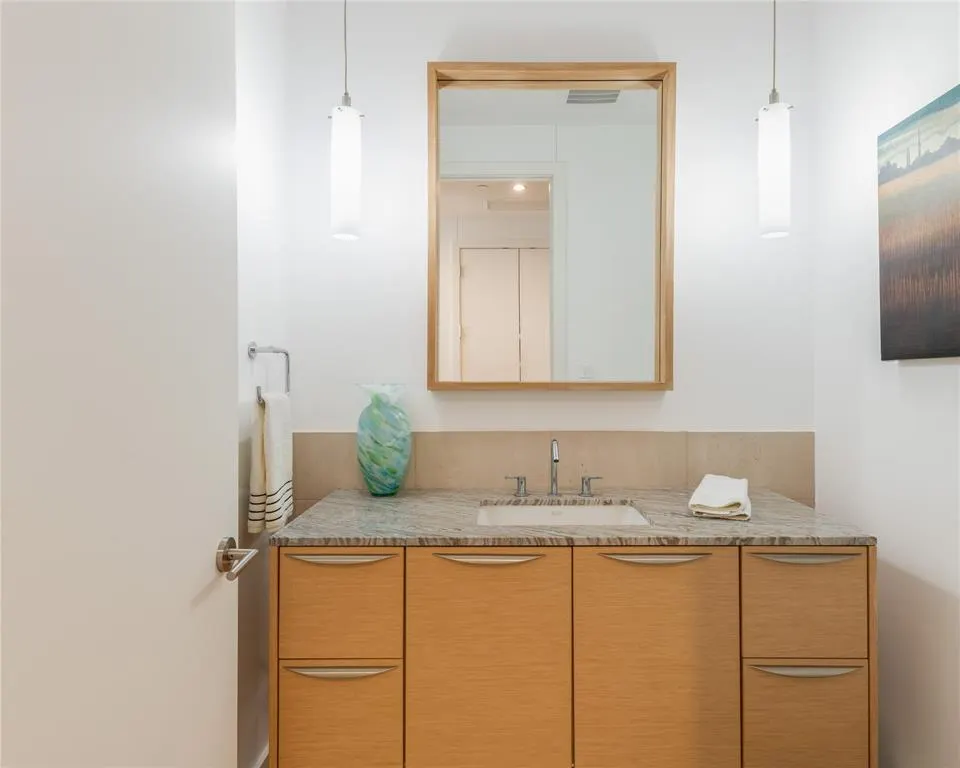 2900 McKinnon Street, #1503