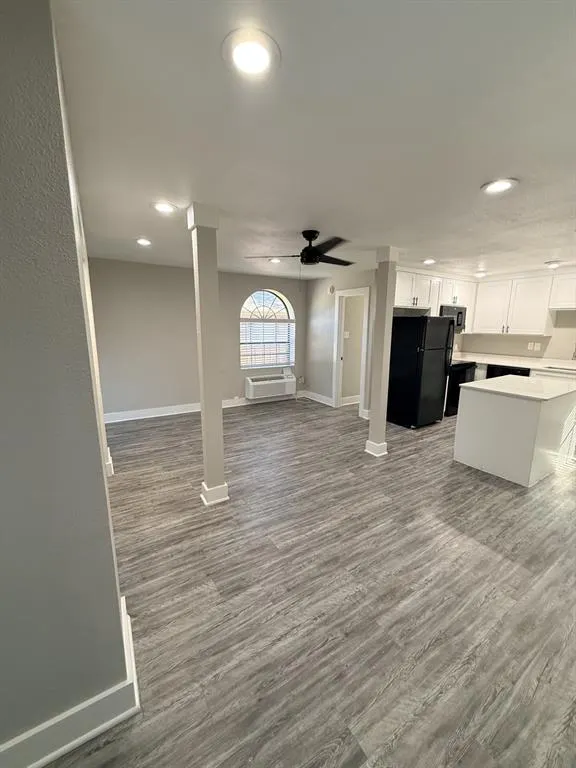 1000 W Spring Valley Road