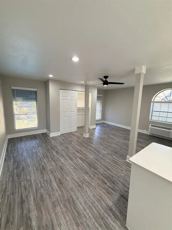 1000 W Spring Valley Road