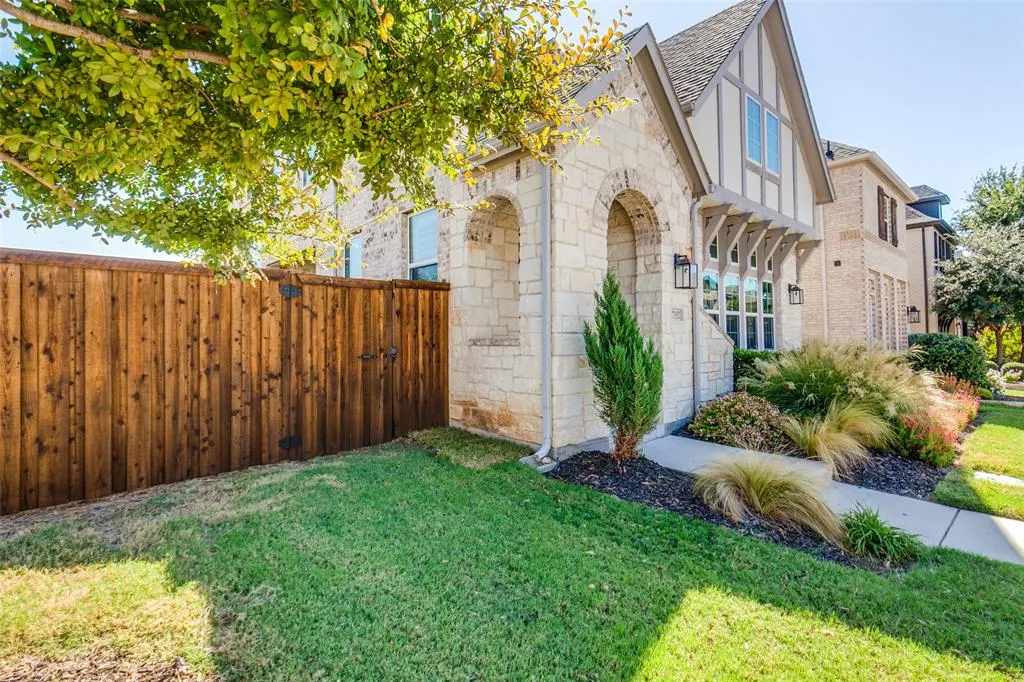 17152 Lacebark Lane