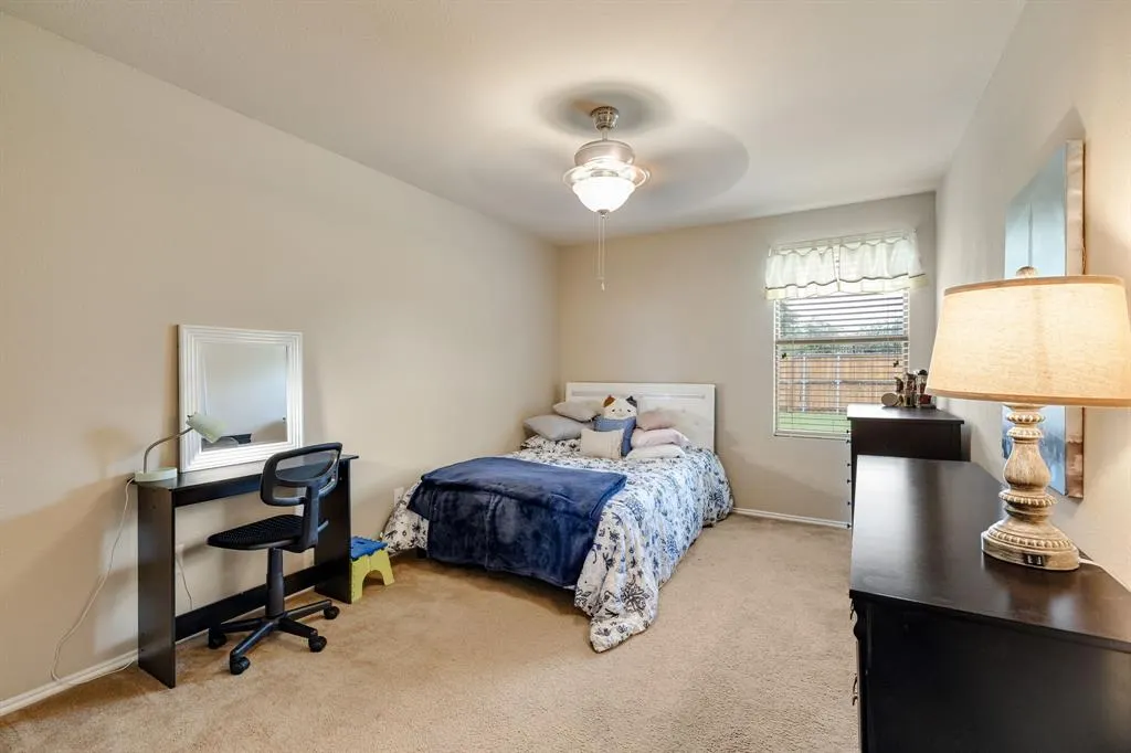 5640 Lincolnwood Drive