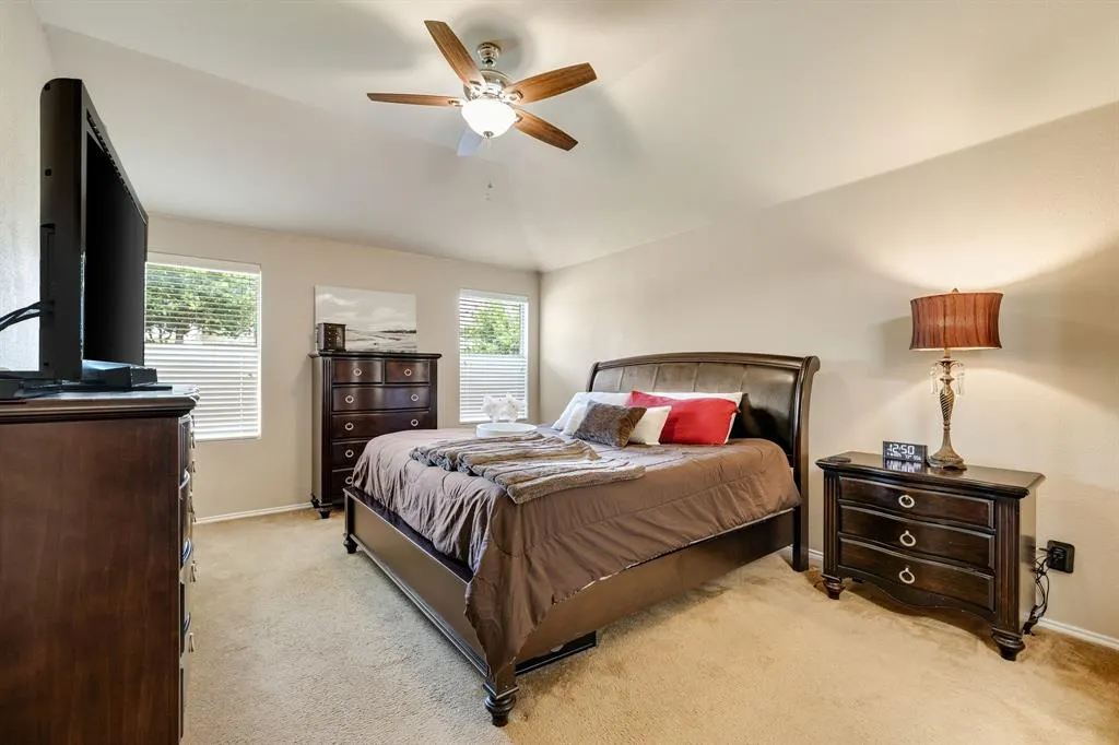 5640 Lincolnwood Drive