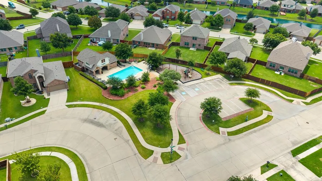 5640 Lincolnwood Drive