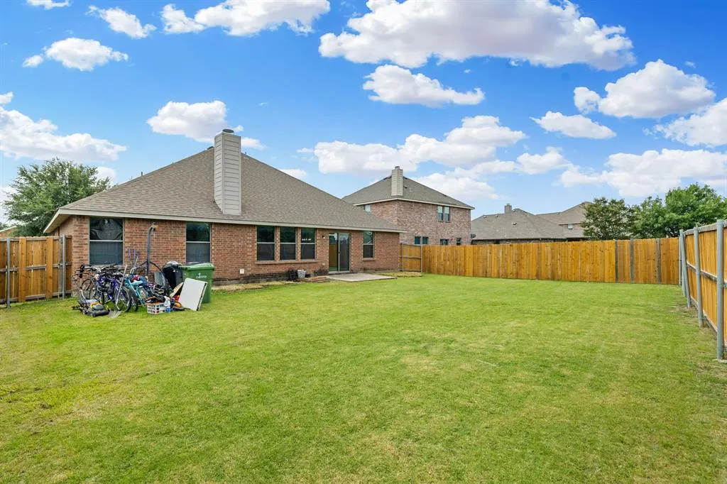5640 Lincolnwood Drive