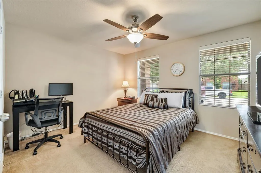 5640 Lincolnwood Drive