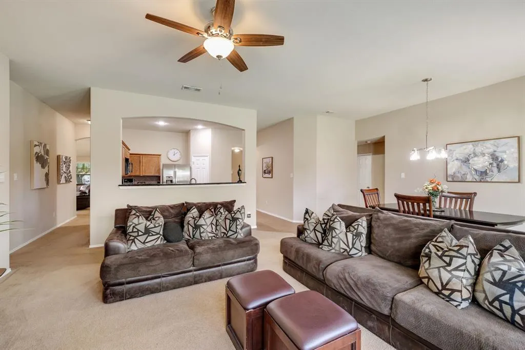 5640 Lincolnwood Drive