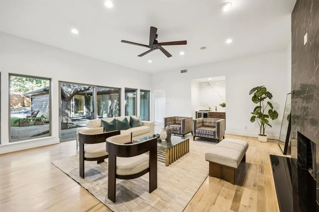 9415 Hill View Drive