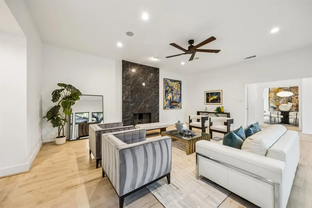 9415 Hill View Drive