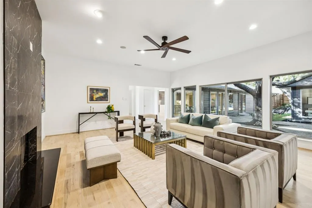9415 Hill View Drive
