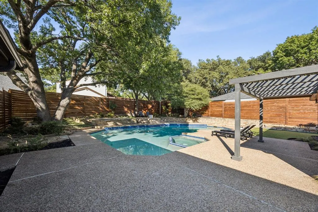 9415 Hill View Drive