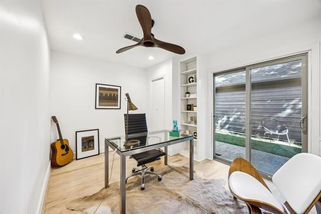 9415 Hill View Drive