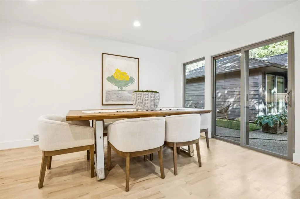 9415 Hill View Drive