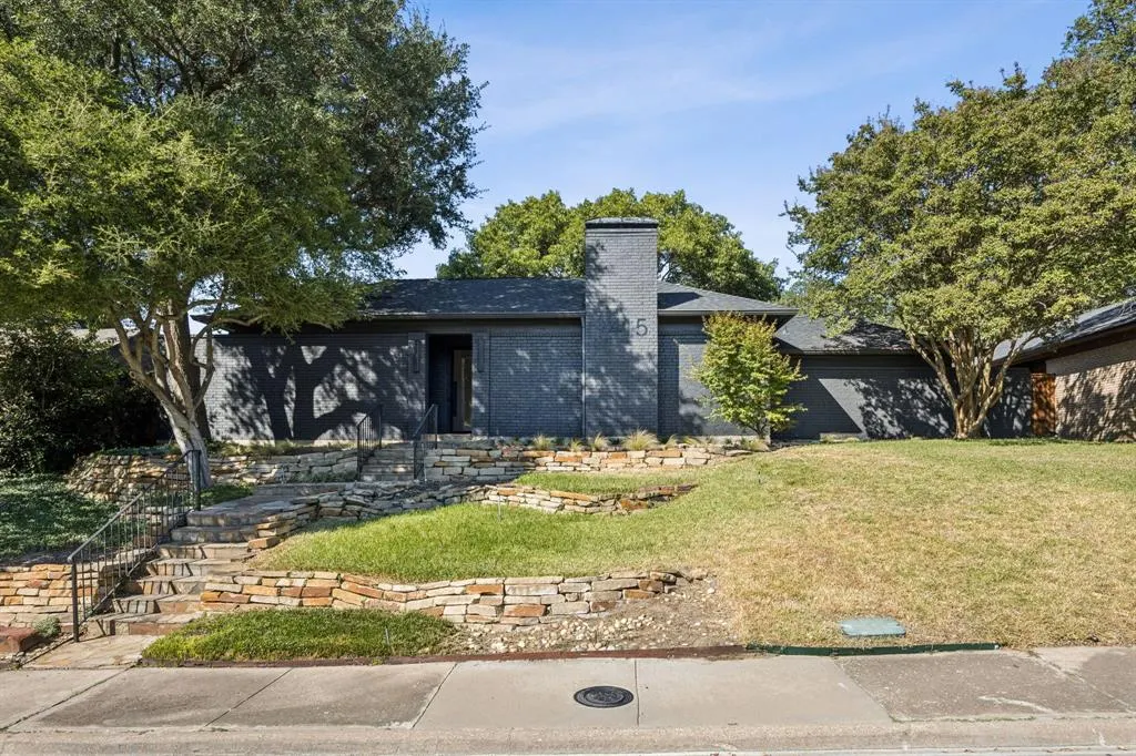 9415 Hill View Drive