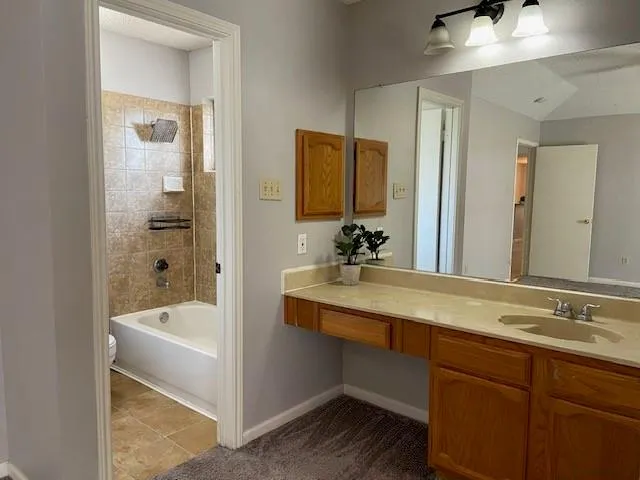7808 Slater Trail