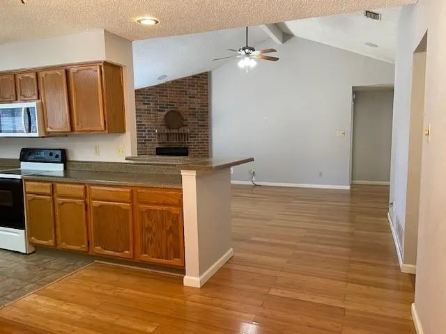 7808 Slater Trail