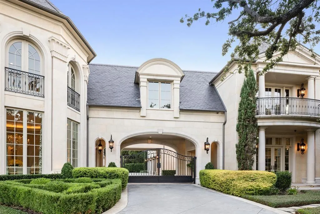10617 Bridge Hollow Court