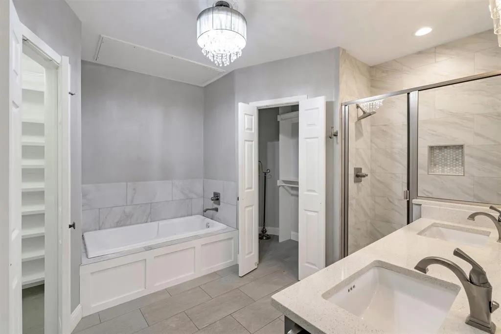 4511 Gilbert Avenue, #108