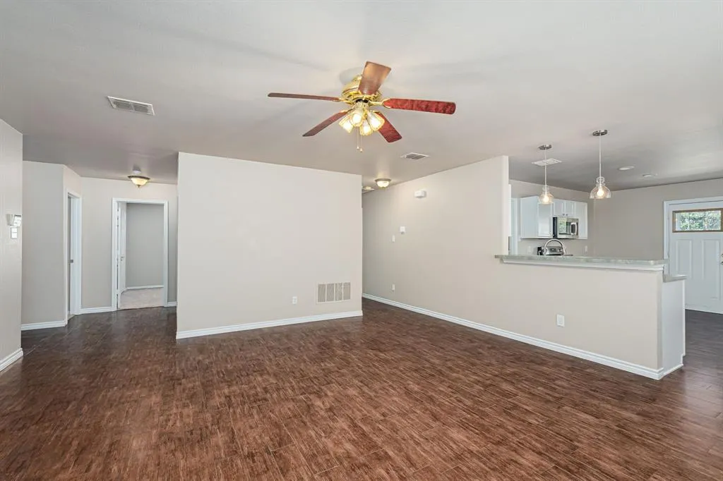 2503 Buckskin Drive