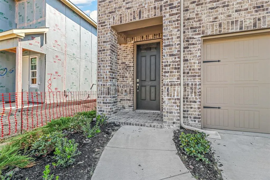 704 Amenduni Lane