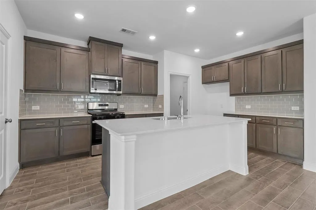 704 Amenduni Lane