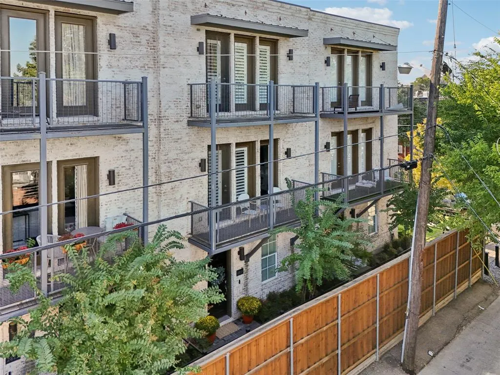 2815 Lynlock Court