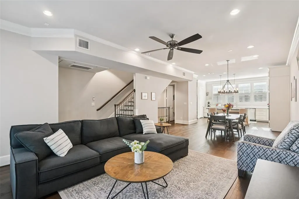 2815 Lynlock Court