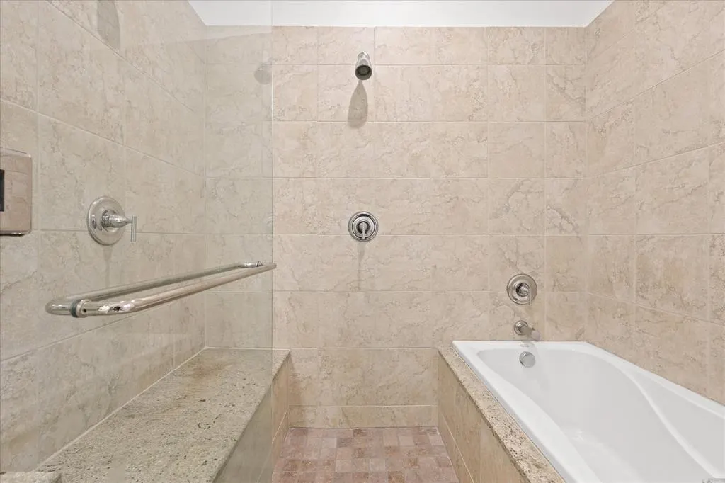 2950 Mckinney Avenue, #104