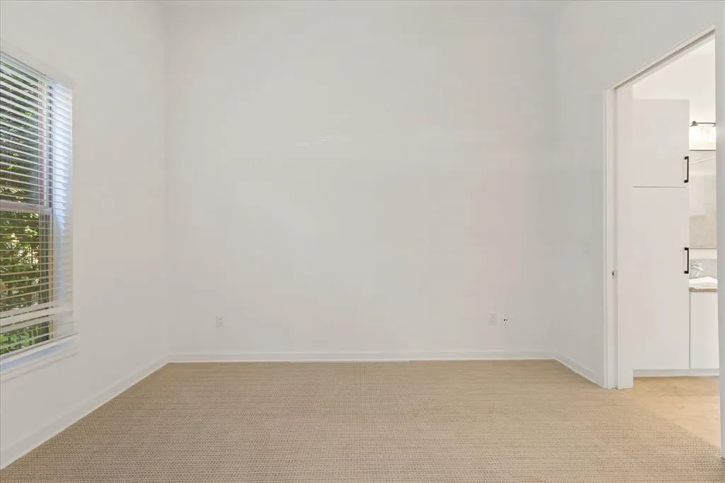 2950 Mckinney Avenue, #104