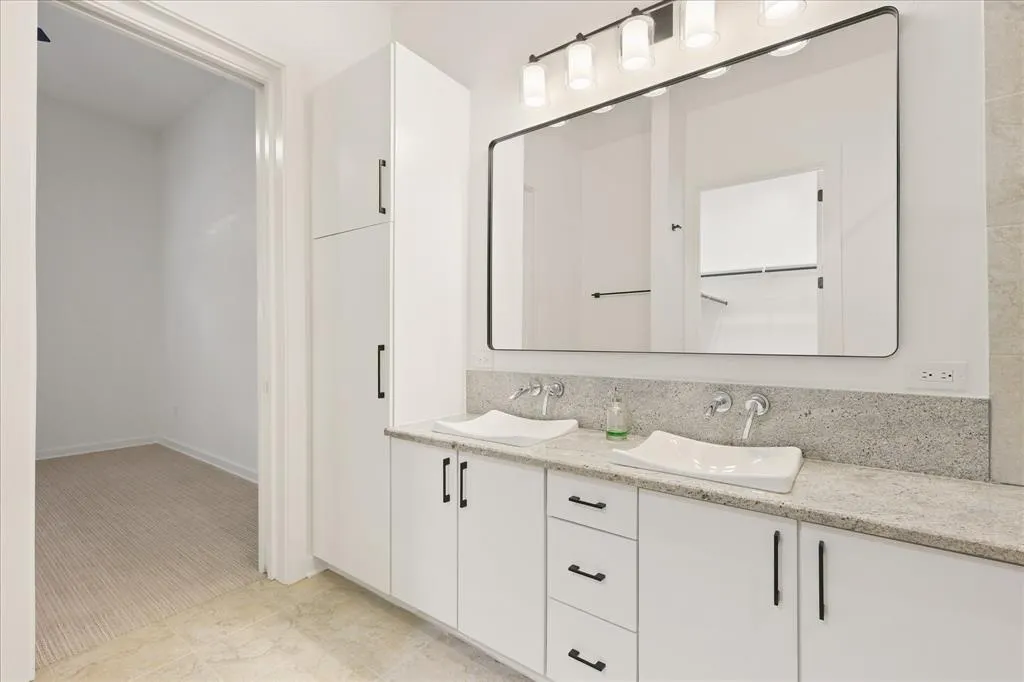 2950 Mckinney Avenue, #104