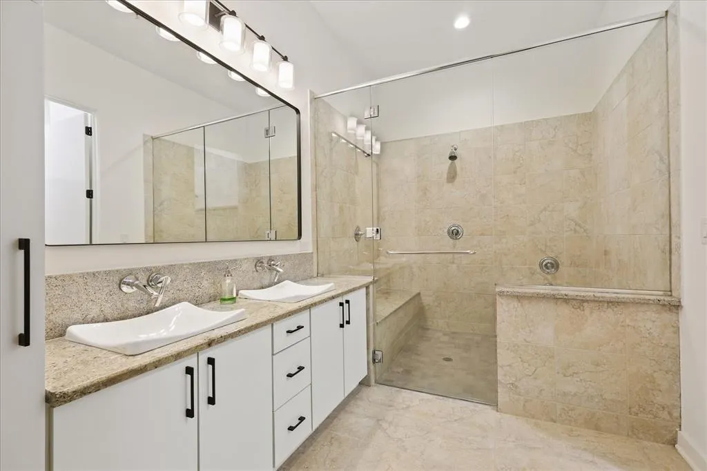 2950 Mckinney Avenue, #104