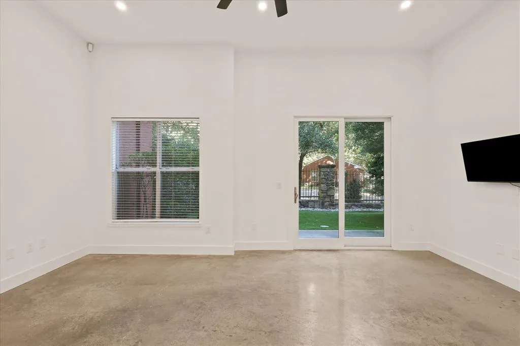 2950 Mckinney Avenue, #104