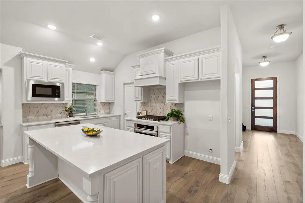 613 Sedona Street