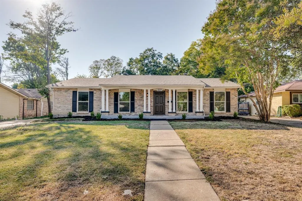 1807 N Waterview Drive