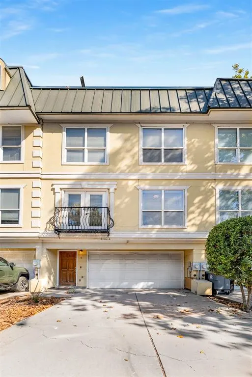 5803 Hudson Street, #2