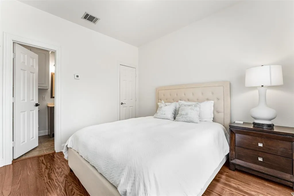5803 Hudson Street, #2