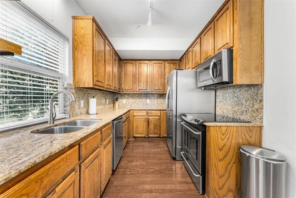 5803 Hudson Street, #2