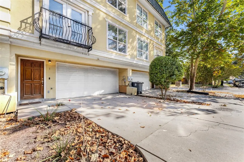 5803 Hudson Street, #2