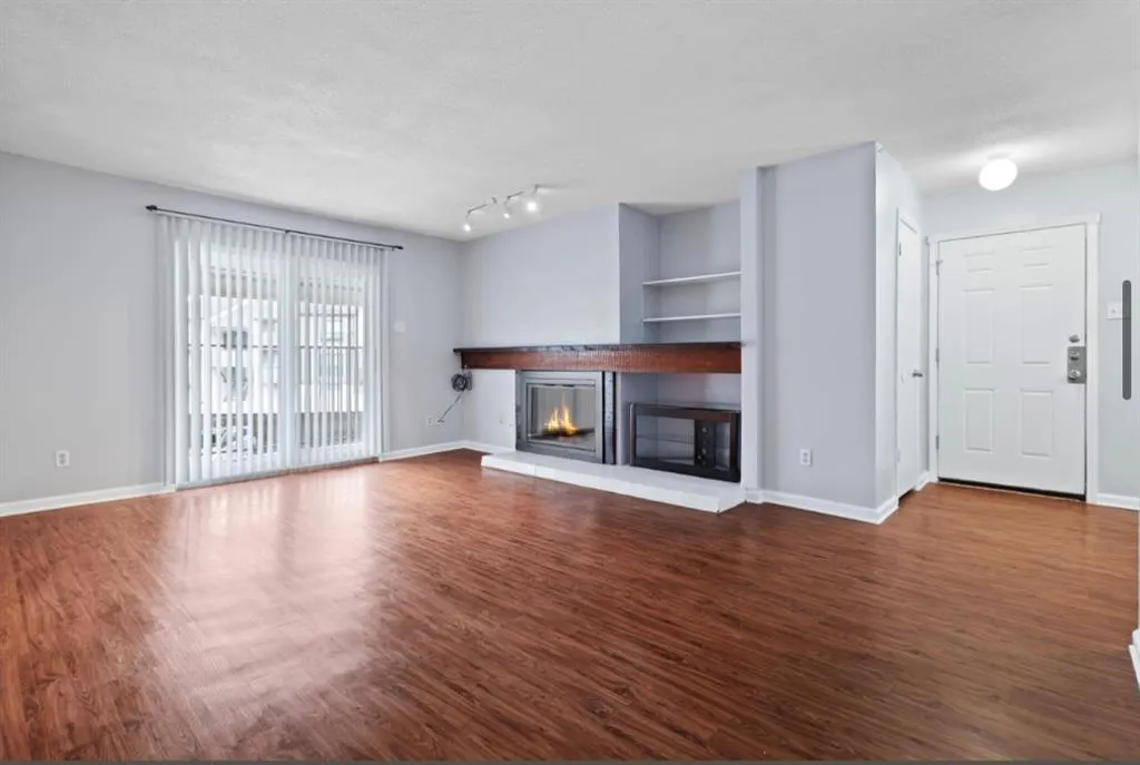 8109 Skillman Street, #2001