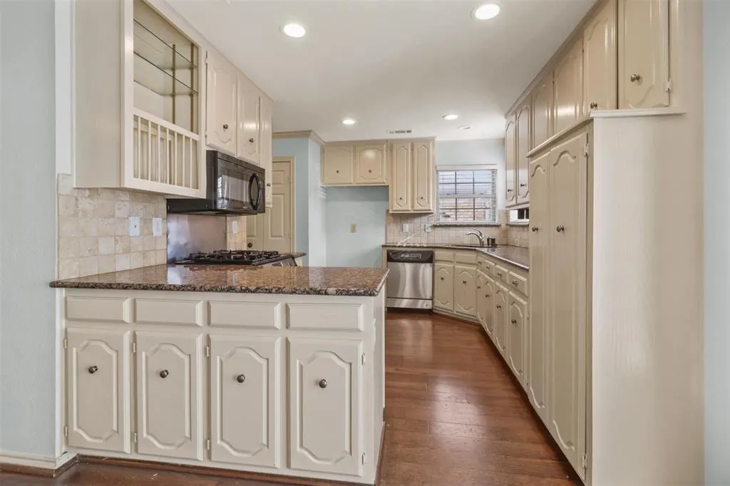 2705 Pinery Lane