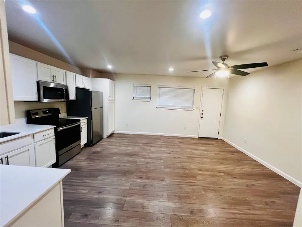 5010 San Jacinto, #204