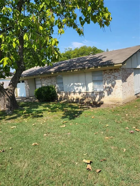 1417 Laura Lane