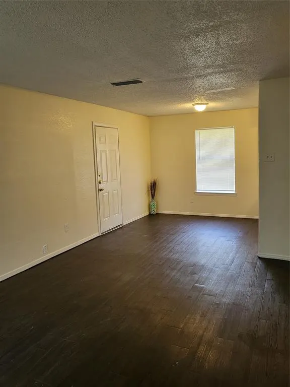 1417 Laura Lane