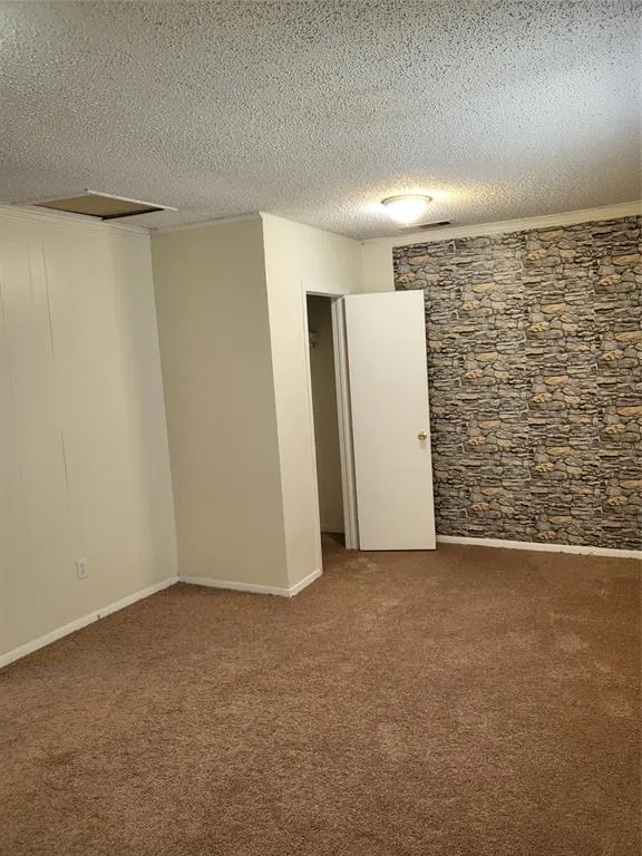 1417 Laura Lane