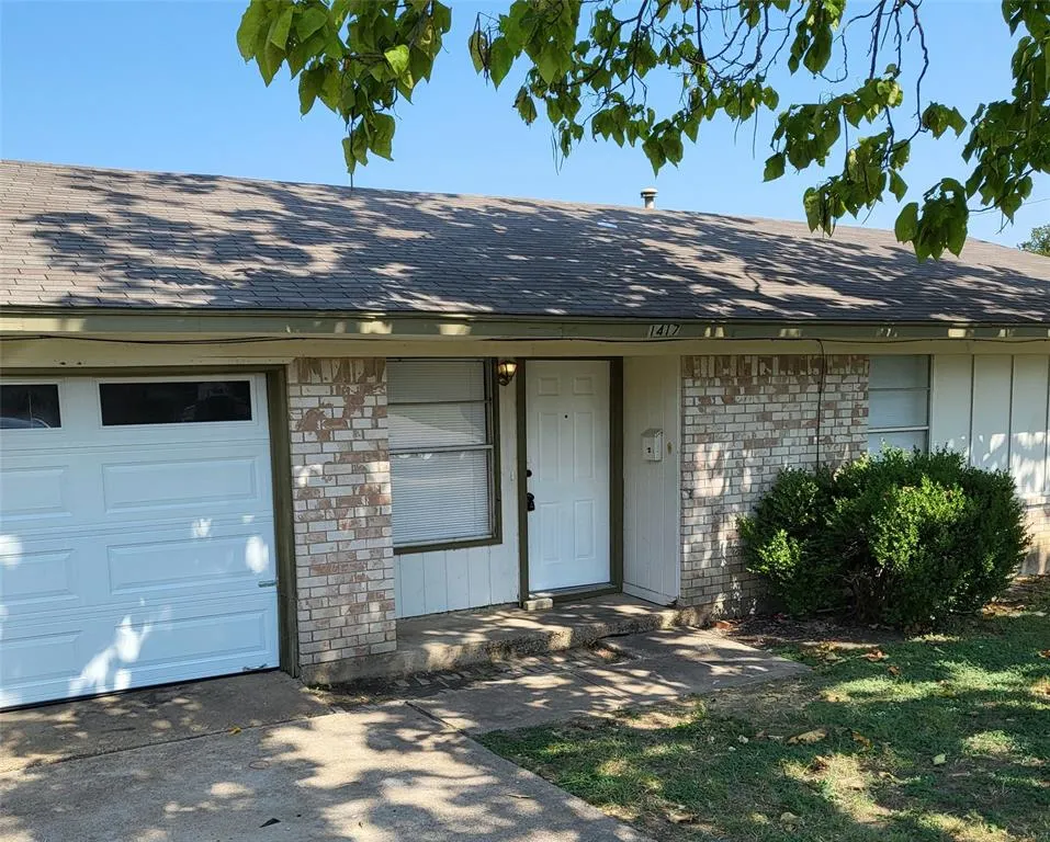 1417 Laura Lane