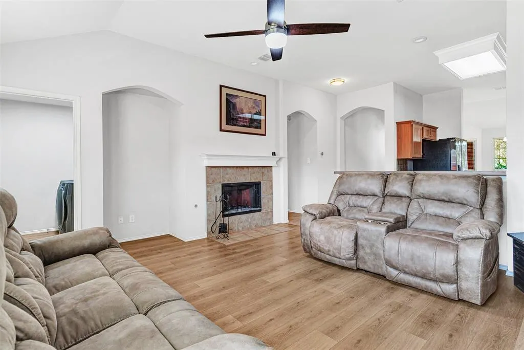1728 River Oaks Drive