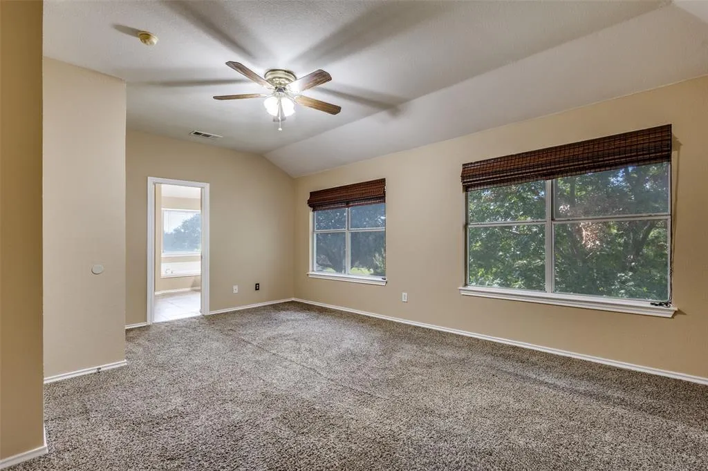 2221 Lilac Circle