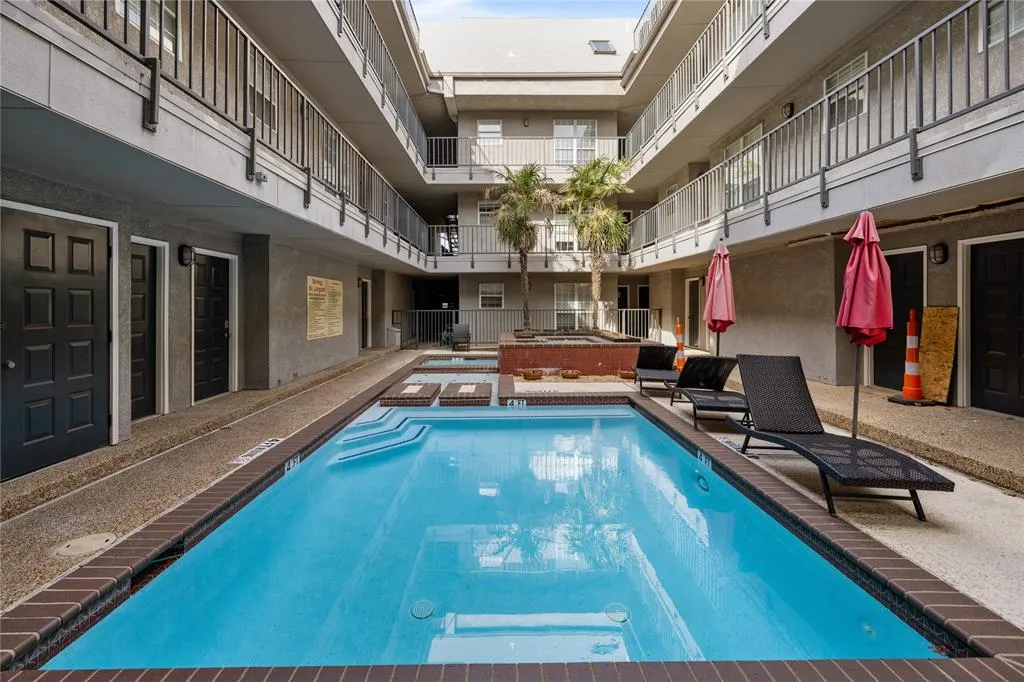 4303 Buena Vista Street, #303