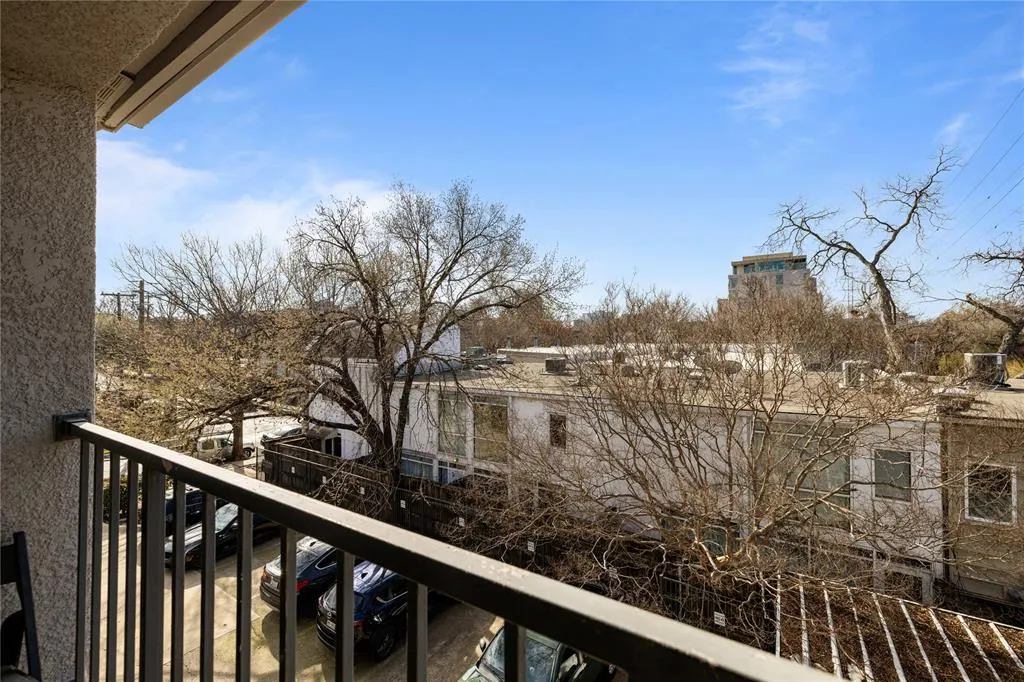 4303 Buena Vista Street, #303