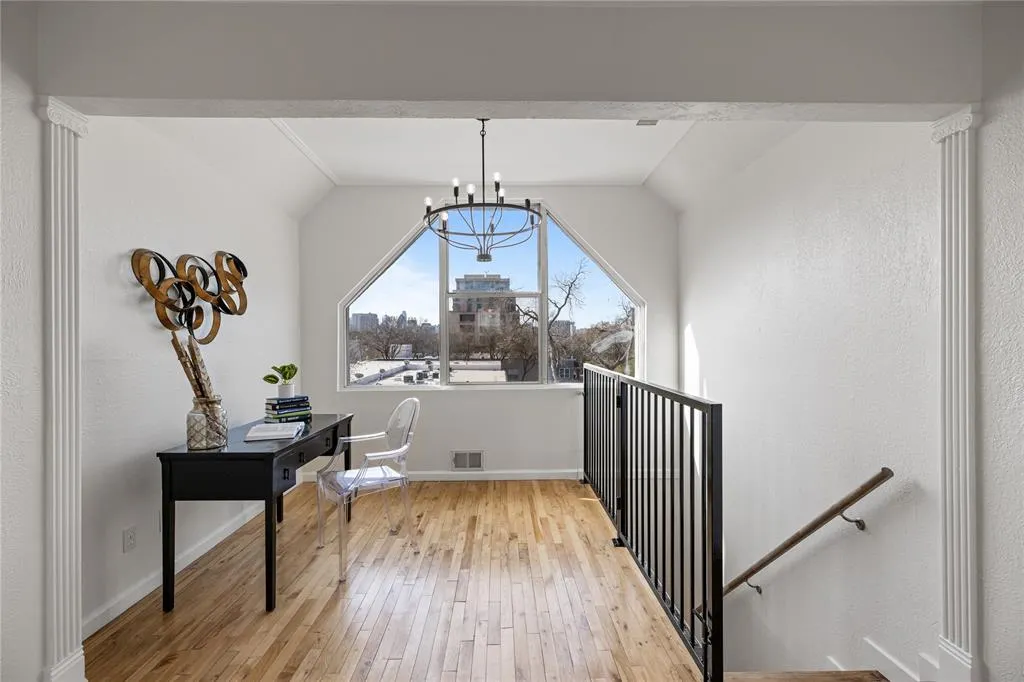 4303 Buena Vista Street, #303