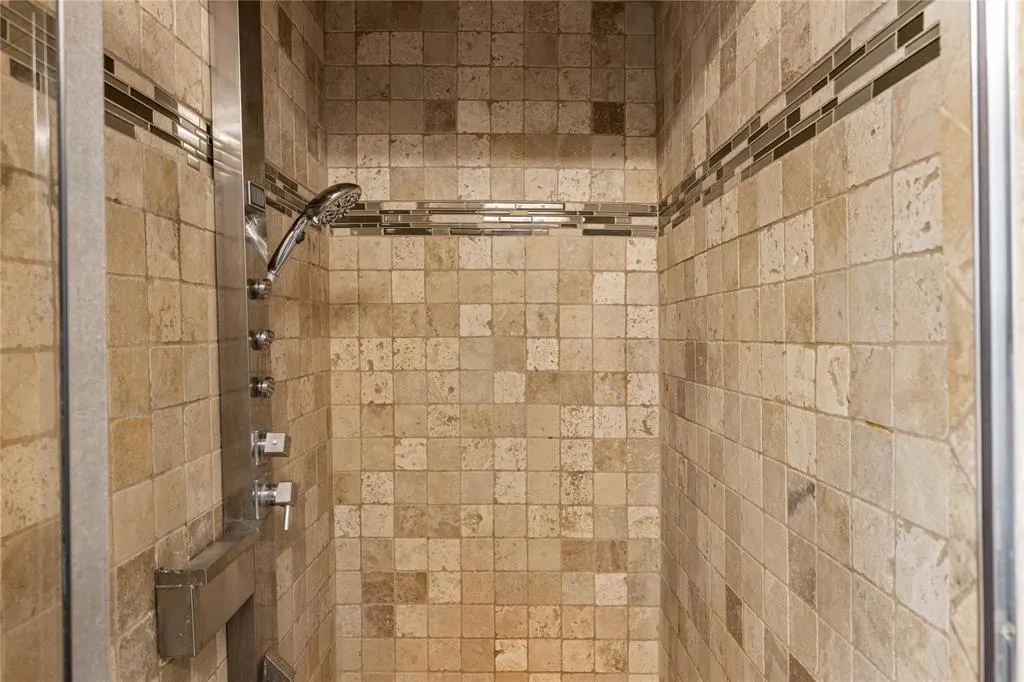 4303 Buena Vista Street, #303